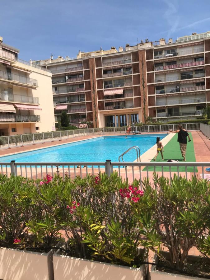Studio Climatise Et Piscine En Bord De Mer Roquebrune-Cap-Martin Exterior photo